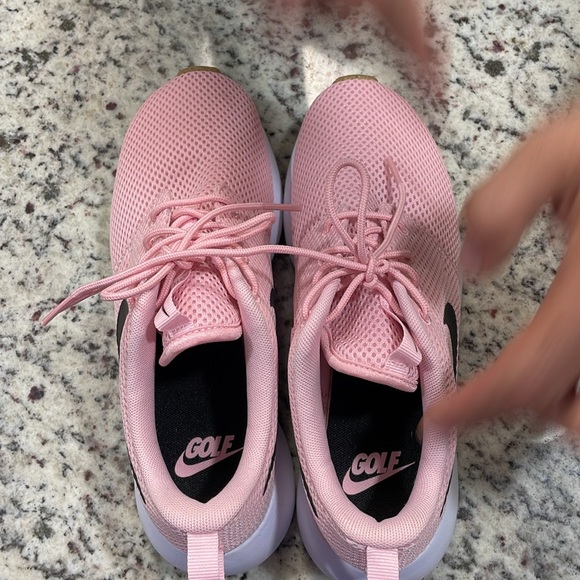 Women’s Nike golf shoes roshe pink - Picture 6 of 8